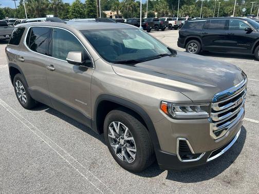 Light Stone Metallic 2023 GMC Acadia SLT