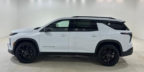 Polar White Tricoat 2026 Chevrolet Traverse RS