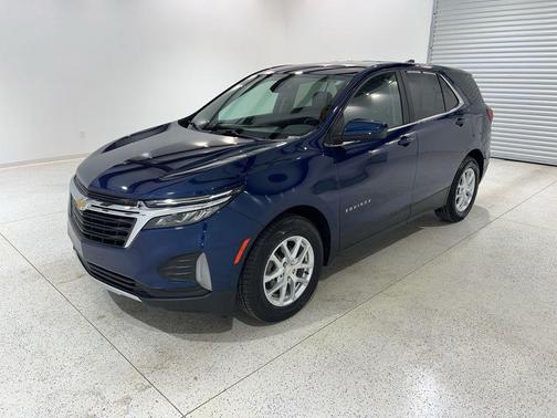 Blue Glow Metallic 2022 Chevrolet Equinox 1LT