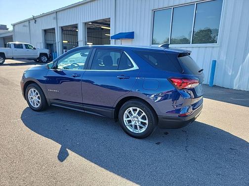 Blue Glow Metallic 2022 Chevrolet Equinox 1LT