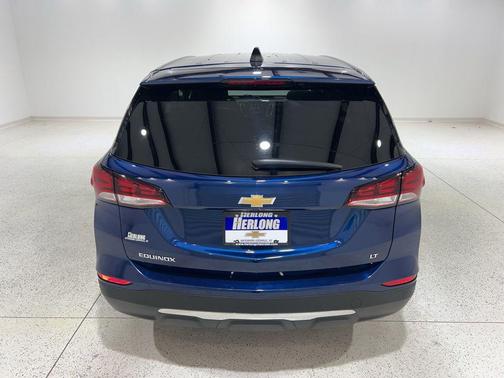 Blue Glow Metallic 2022 Chevrolet Equinox 1LT