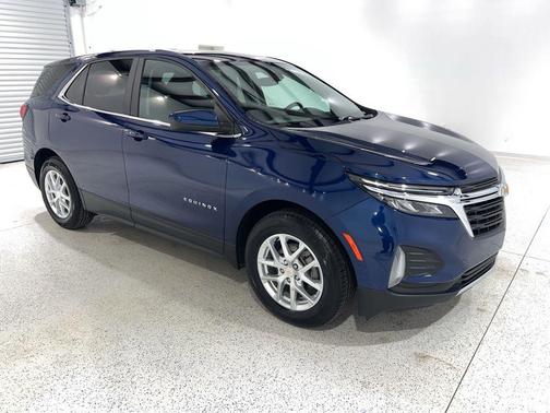 Blue Glow Metallic 2022 Chevrolet Equinox 1LT