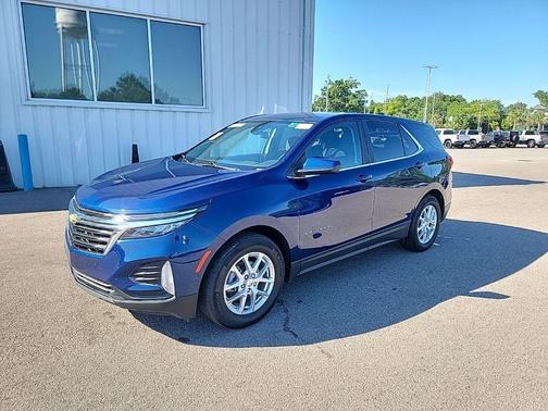 Blue Glow Metallic 2022 Chevrolet Equinox 1LT
