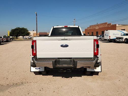 Oxford White 2026 Ford F-350 Lariat