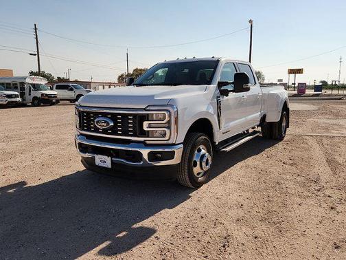 Oxford White 2026 Ford F-350 Lariat