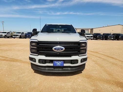 AVALANCHE 2026 Ford F-250 Platinum