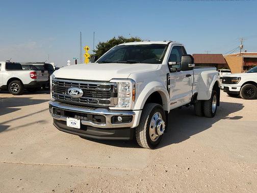 Oxford White 2027 Ford F-450 XL
