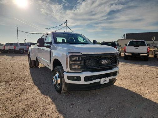 Oxford White 2027 Ford F-350 XL
