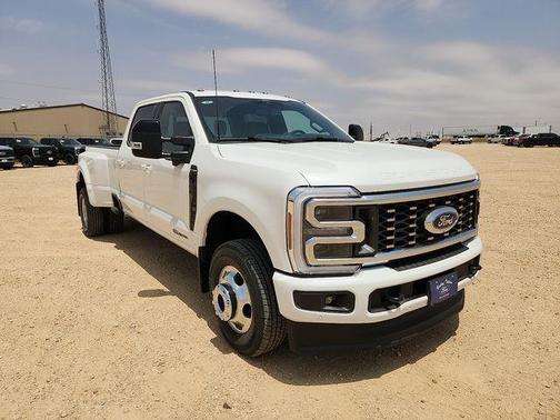 Star White Metallic Tri-Coat 2026 Ford F-350 Platinum