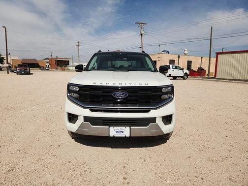 Star White Metallic Tri-Coat 2026 Ford Expedition Platinum