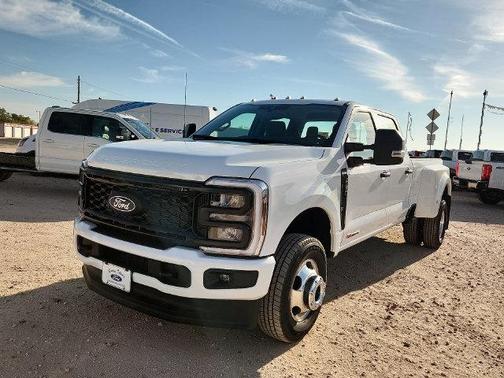 Oxford White 2027 Ford F-350 XL