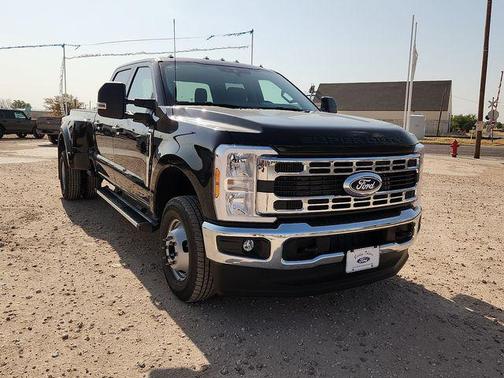 Agate Black Metallic 2027 Ford F-350 XLT