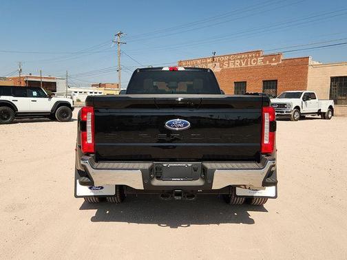 Agate Black Metallic 2026 Ford F-350 Lariat