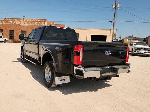 Agate Black Metallic 2026 Ford F-350 Lariat