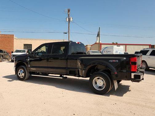 Agate Black Metallic 2026 Ford F-350 Lariat