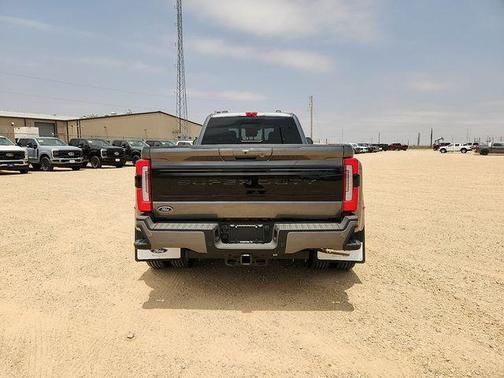 Carbonized Gray Metallic 2026 Ford F-350 Platinum