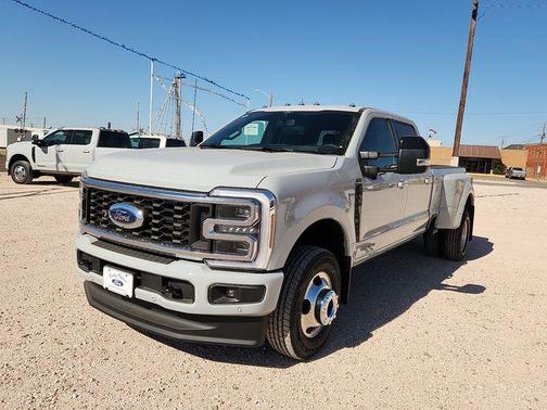 AVALANCHE 2026 Ford F-350 Platinum