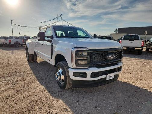 Oxford White 2027 Ford F-350 XL