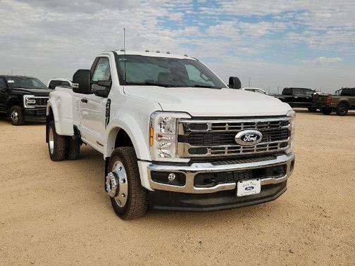 Oxford White 2027 Ford F-450 XL
