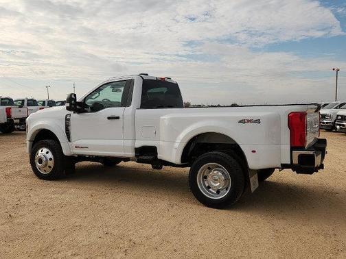 Oxford White 2027 Ford F-450 XL