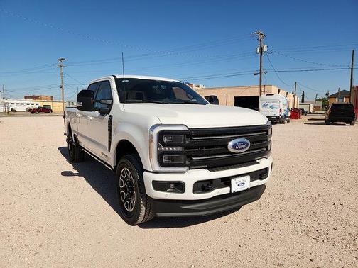 Star White Metallic Tri-Coat 2026 Ford F-250 Platinum
