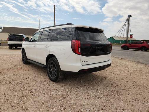 Star White Metallic Tri-Coat 2026 Ford Expedition Platinum