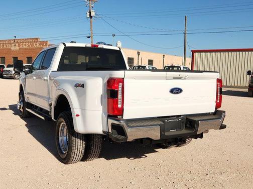 Oxford White 2026 Ford F-350 Lariat