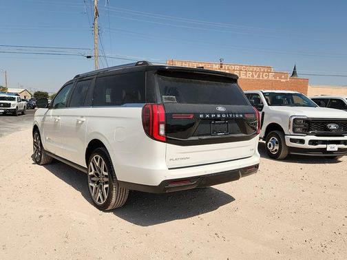 Star White Metallic Tri-Coat 2027 Ford Expedition Max Platinum