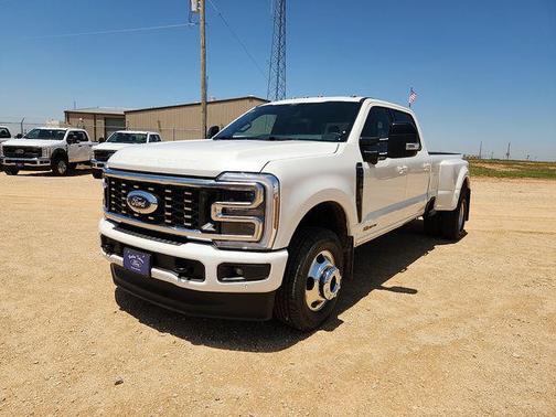 Star White Metallic Tri-Coat 2026 Ford F-350 Platinum
