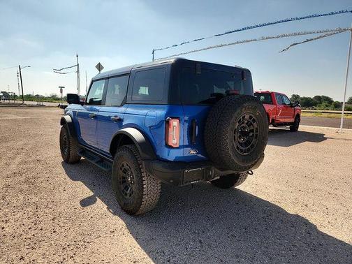 VELOCITY BLUE METALLIC 2026 Ford Bronco Badlands