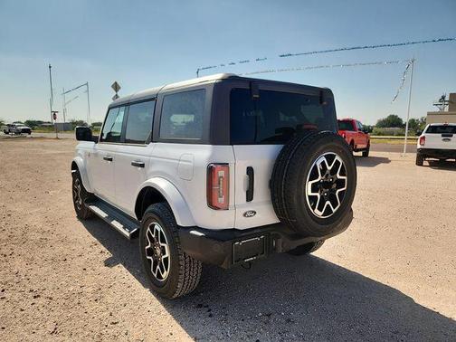 OXFORD WHITE 2026 Ford Bronco Outer Banks