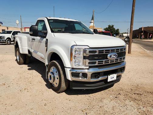 Oxford White 2027 Ford F-450 XL