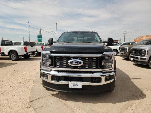Agate Black Metallic 2027 Ford F-450 Lariat