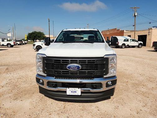 Oxford White 2026 Ford F-350 XL