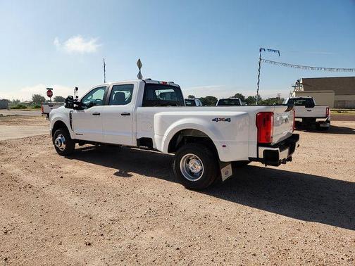 Oxford White 2026 Ford F-350 XL