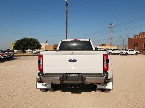 Oxford White 2026 Ford F-350 Lariat