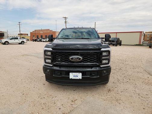 Agate Black Metallic 2026 Ford F-250 Lariat