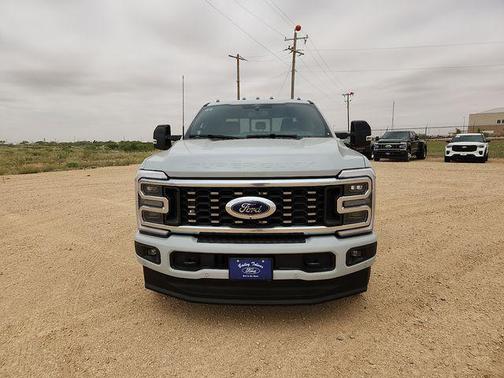 AVALANCHE 2026 Ford F-350 Platinum