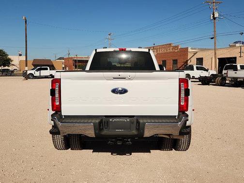 Oxford White 2026 Ford F-350 Lariat
