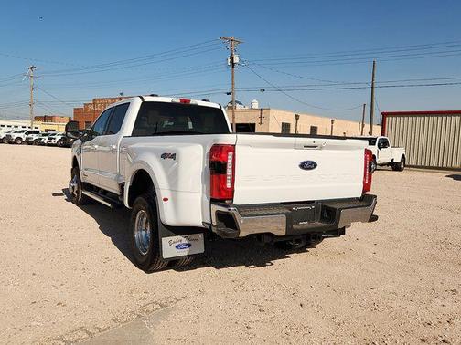 Oxford White 2026 Ford F-350 Lariat