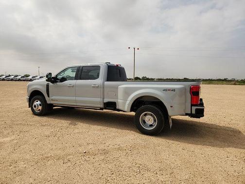 AVALANCHE 2026 Ford F-350 Platinum