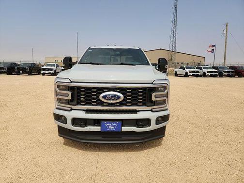 AVALANCHE 2026 Ford F-350 Platinum