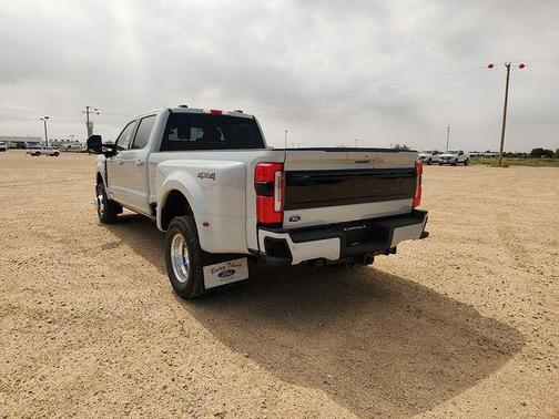 AVALANCHE 2026 Ford F-350 Platinum