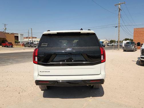 Star White Metallic Tri-Coat 2027 Ford Expedition Platinum