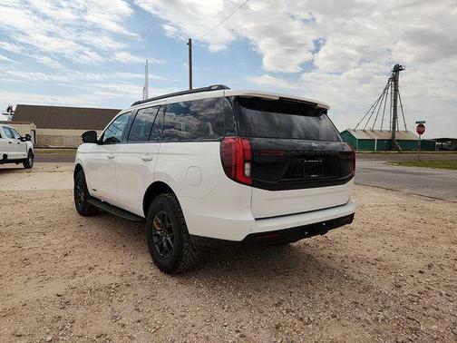 Star White Metallic Tri-Coat 2026 Ford Expedition Tremor