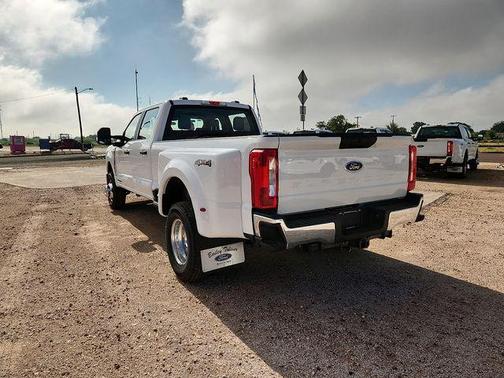 Oxford White 2026 Ford F-350 XL