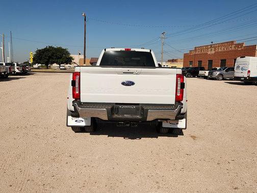 Oxford White 2026 Ford F-350 Lariat