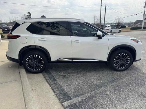 2024 Nissan Rogue Platinum