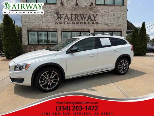 Crystal White Pearl Metallic 2018 Volvo V60 Cross Country T5