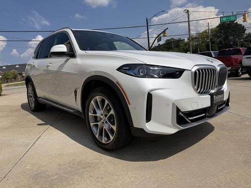 Mineral White Metallic 2026 BMW X5 xDrive40i